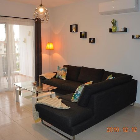 Luxury Apartment Paphos Bagian luar foto