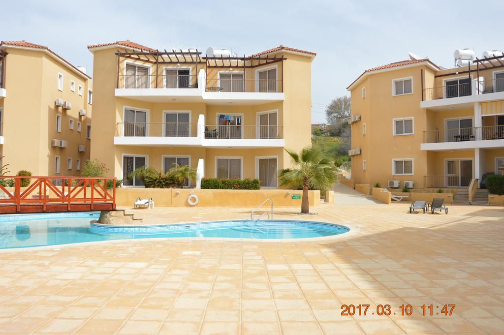 Luxury Apartment Paphos Bagian luar foto
