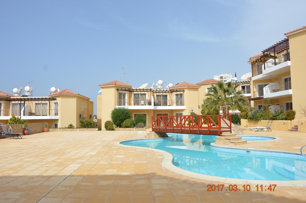 Luxury Apartment Paphos Bagian luar foto