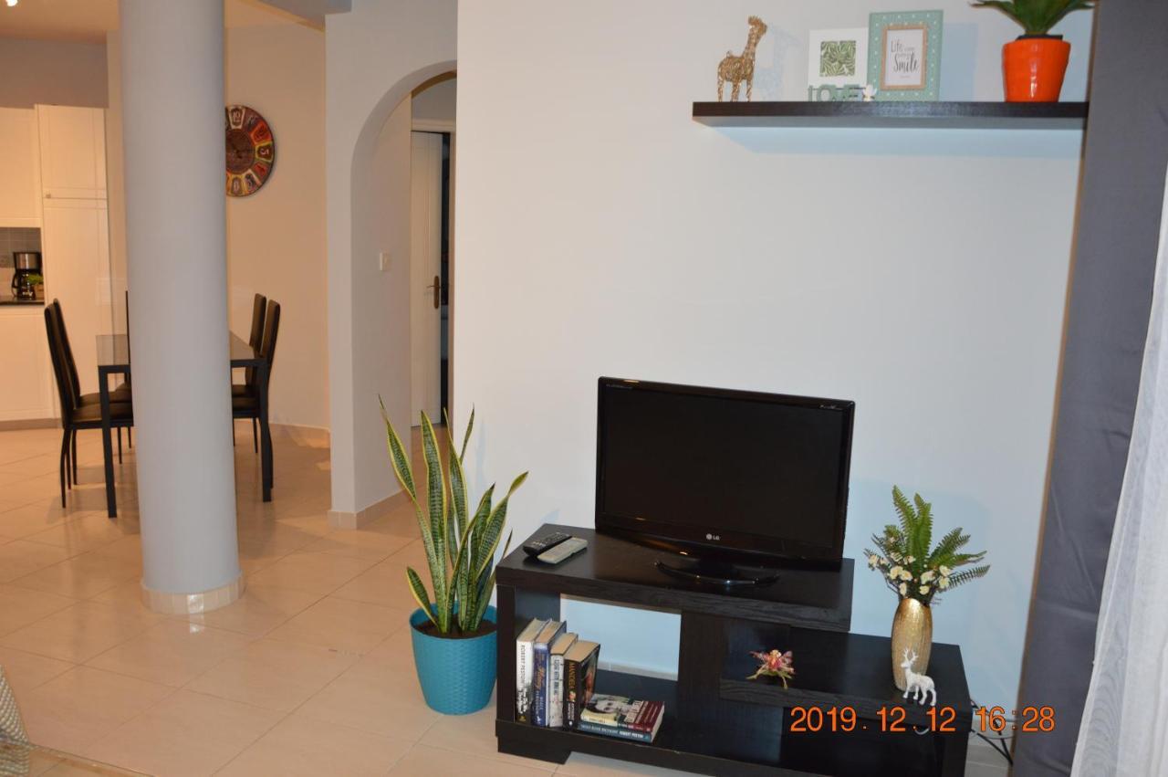 Luxury Apartment Paphos Bagian luar foto