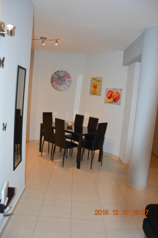 Luxury Apartment Paphos Bagian luar foto