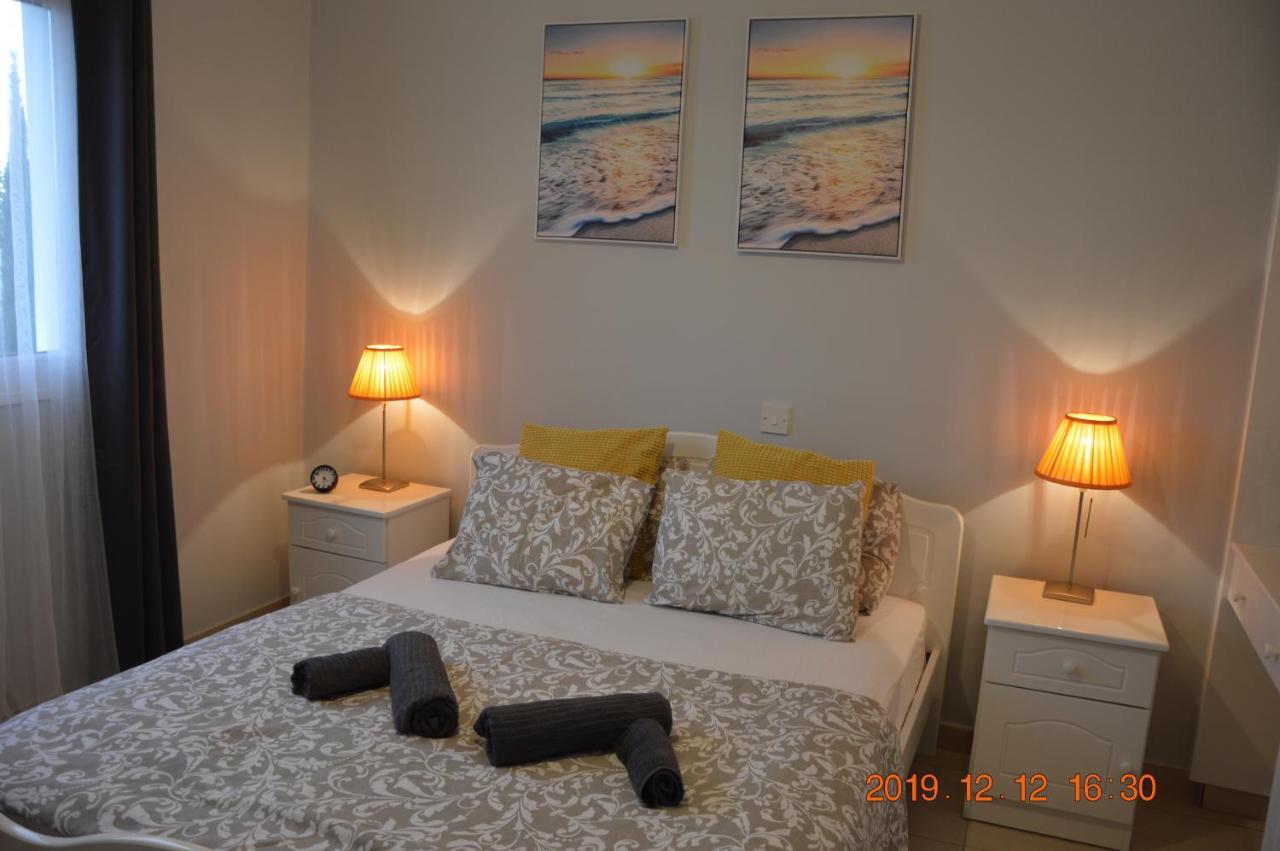 Luxury Apartment Paphos Bagian luar foto