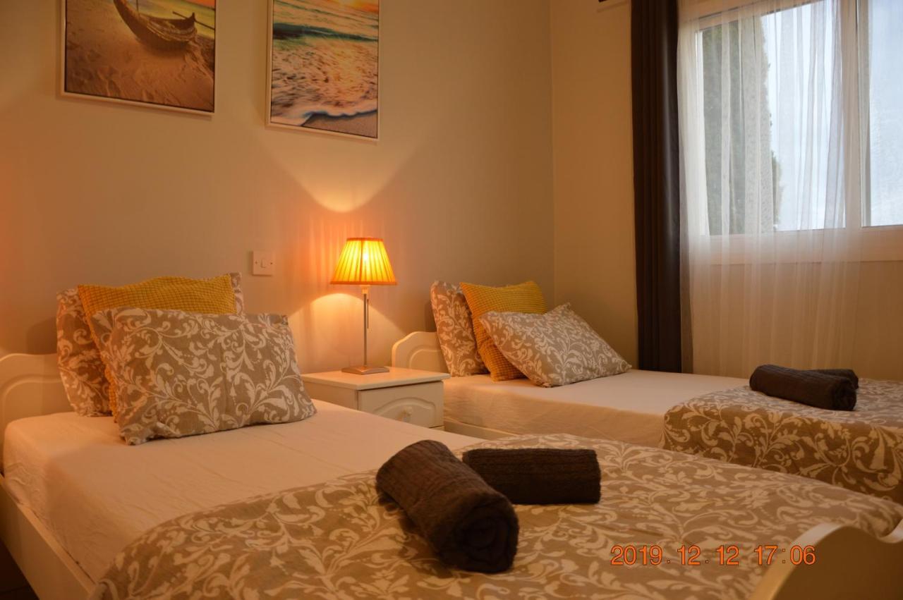 Luxury Apartment Paphos Bagian luar foto
